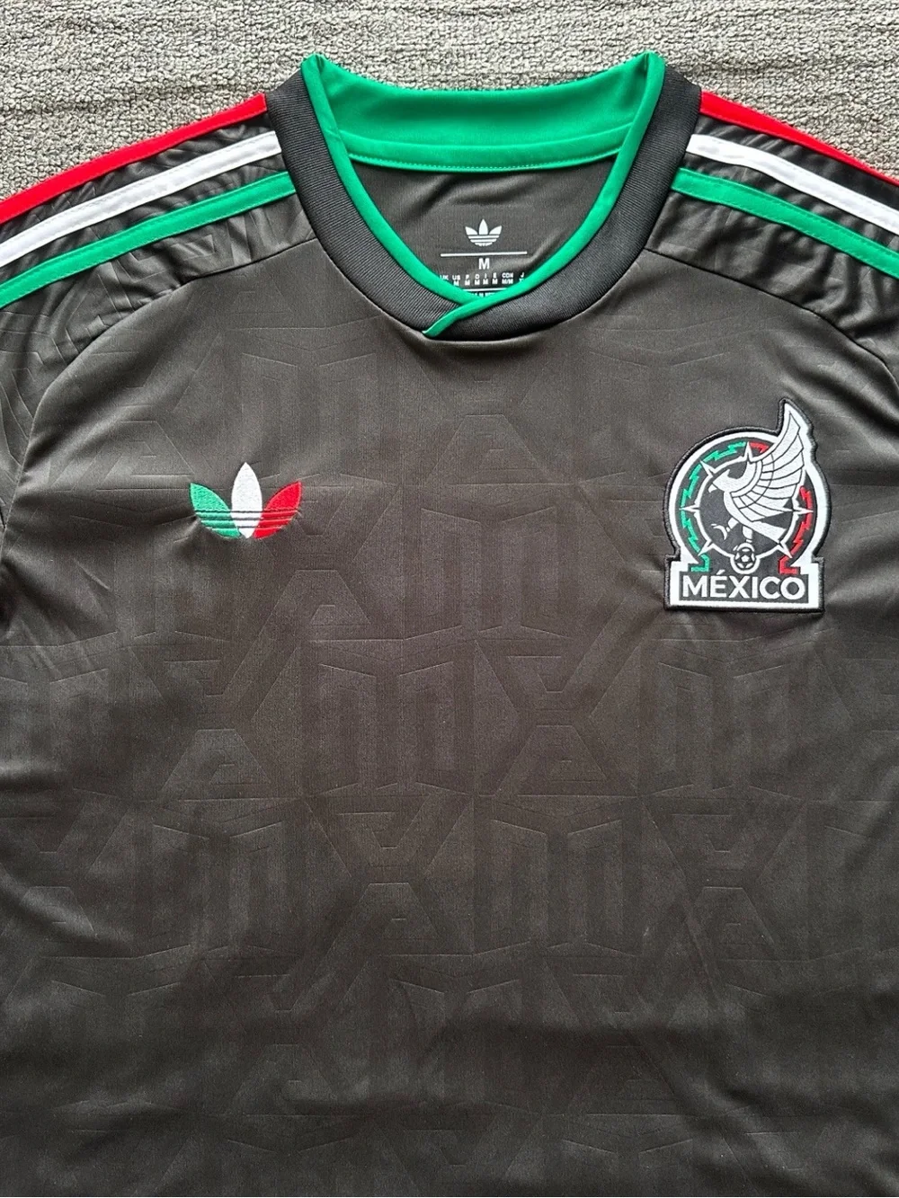 Black Mexico 2026 World Cup Jersey - Picture 3 of 4